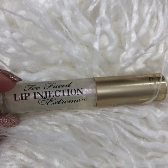 Too Faced Lip Injection Lip Gloss NEW - Picture 3 of 6